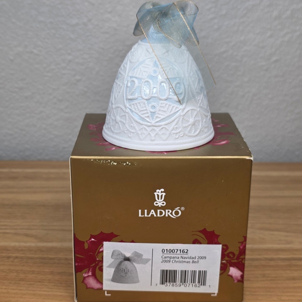 Lladro 2009 Porcelain Christmas Bell Ornament #01007162 Angels With Original Box